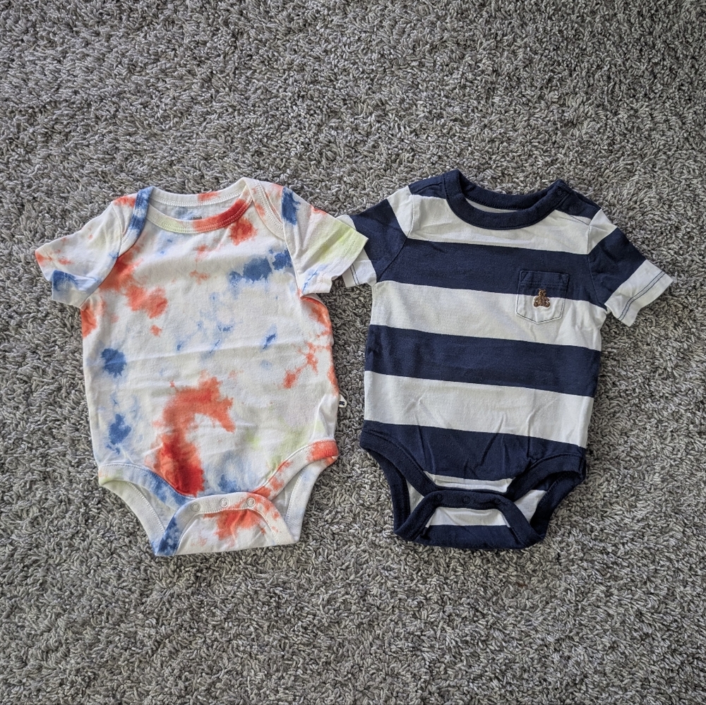 2 GAP baby boys onesies 0-3 months